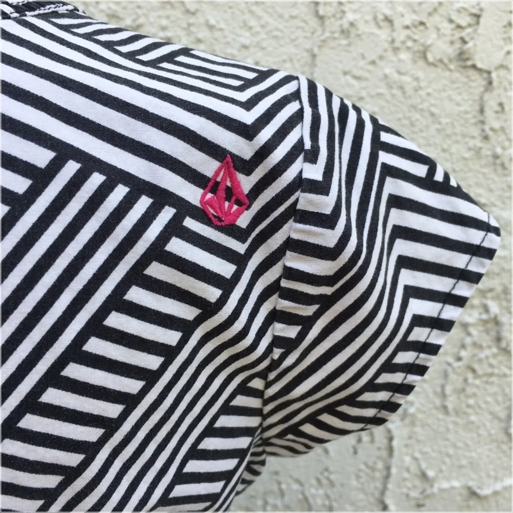 🔴 Volcom | Black & White Top
